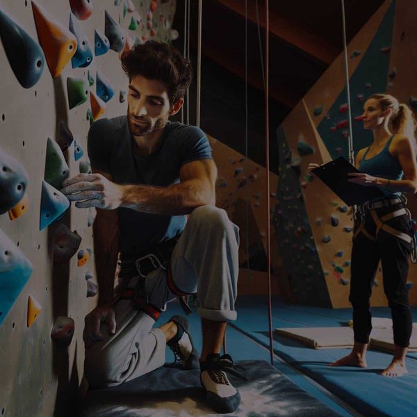 Comment perfectionner son placement de pied en escalade de difficulté ?